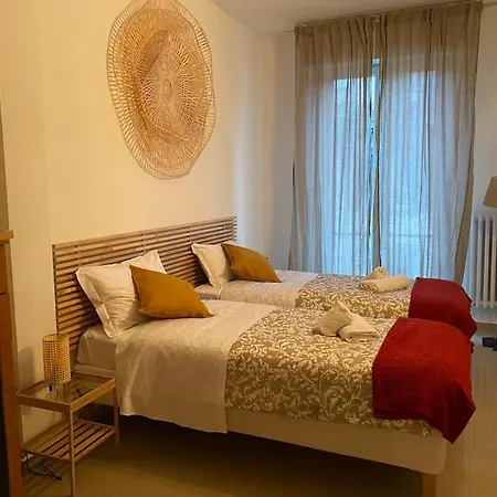 Nazionale B - Two Bedrooms Nearby Central Station Apartmán